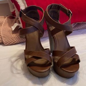 Target 2012 platform heels brown leather and wood style size 6 good condition